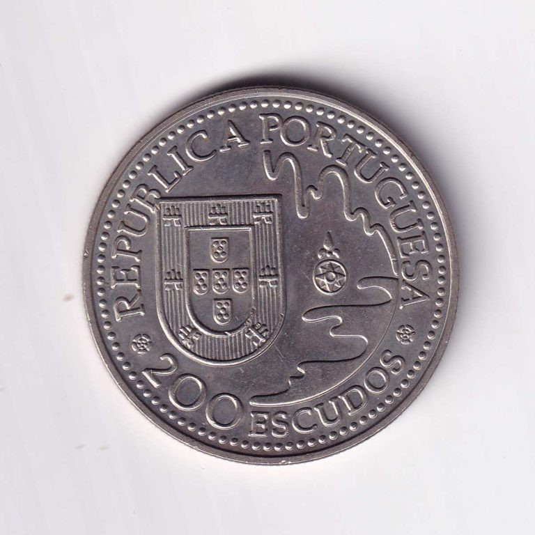 Portugal 200 Escudos (Tanegashima) Commemorative Coin - Image 2