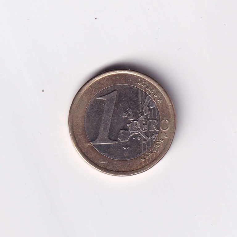 Finland 1 Euro Bi-Metallic coin 2001 - Image 2